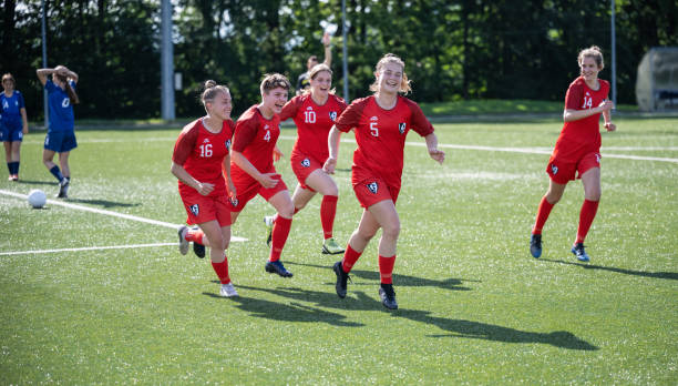 背后都离不 背后都离不